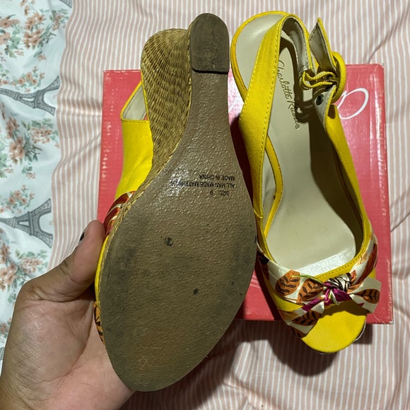 Sandals - Picture 3 of 3